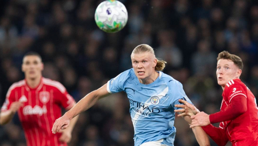 一场2-2，改变英超争冠格局，瓜迪奥拉气炸了：争冠形势恶化