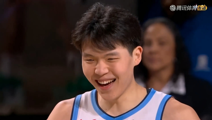 全明星打嗨了！杨瀚森新秀赛10分集锦：戏耍克林根抛投打进秀翻天