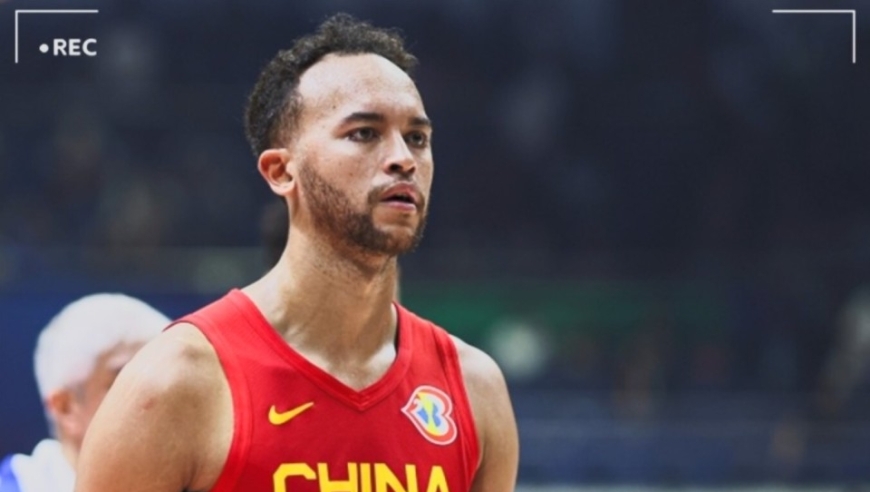 李凯尔改回美国籍背后，杨毅苏群昔日言论遭打脸，现实给中国篮球上了一课