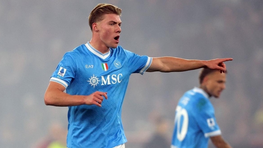 制霸全场！慢镜回看霍伊伦高燃造两球，强突拉不住破门背身单打策动