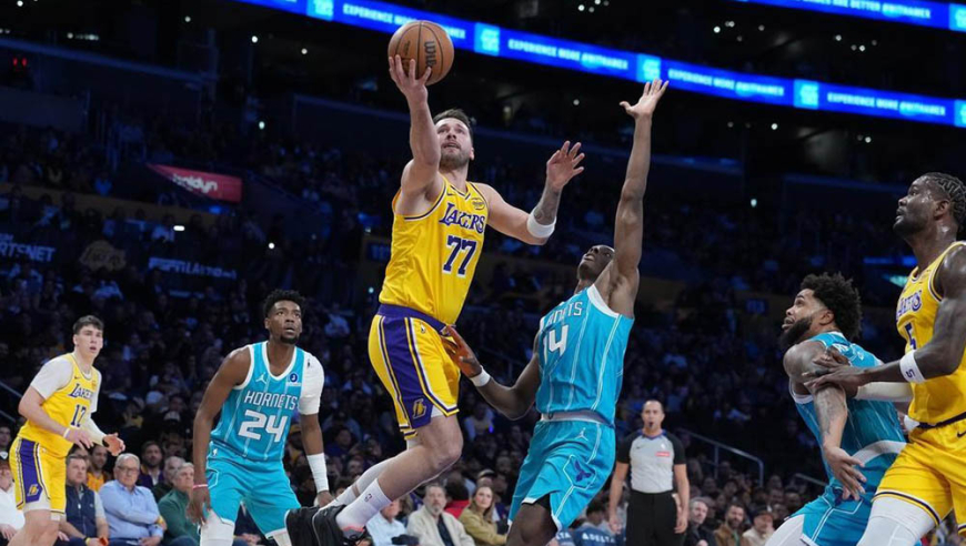 空砍39+3+4！我们被打爆，东契奇赛后不满发声，压力留给詹姆斯