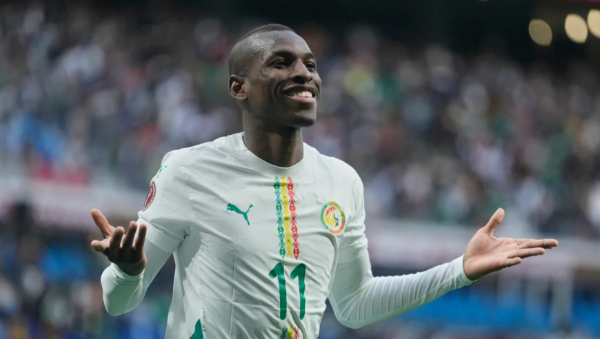 戏耍防线！慢镜看拜仁神锋非洲杯高燃双响：1V2丝滑停射晃倒对手