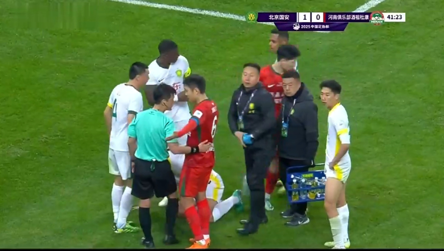 太猛了！还原法比奥逆天帽子戏法，北京国安3-0河南队夺足协杯冠军