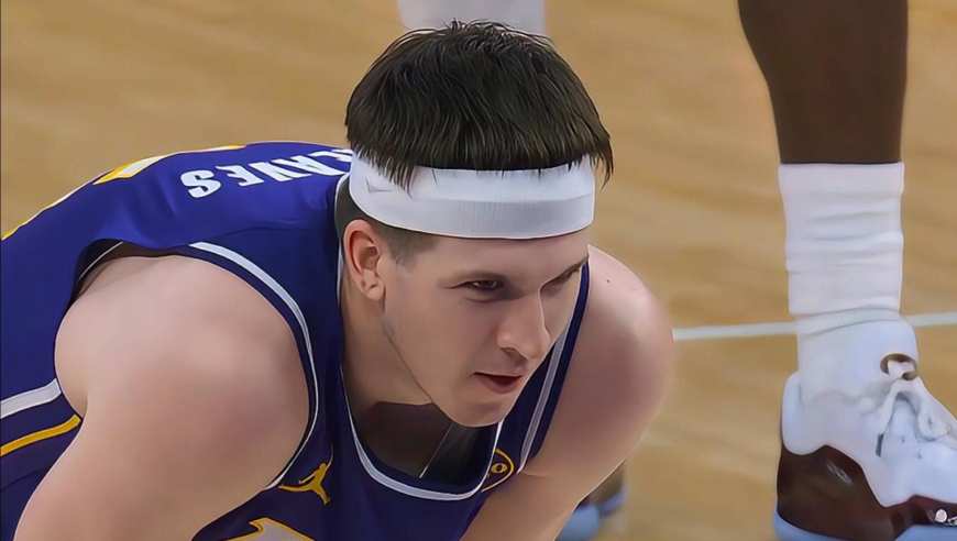 强到离谱！里夫斯末节开场连进三分+两罚助湖人轰8-0一波反超76人