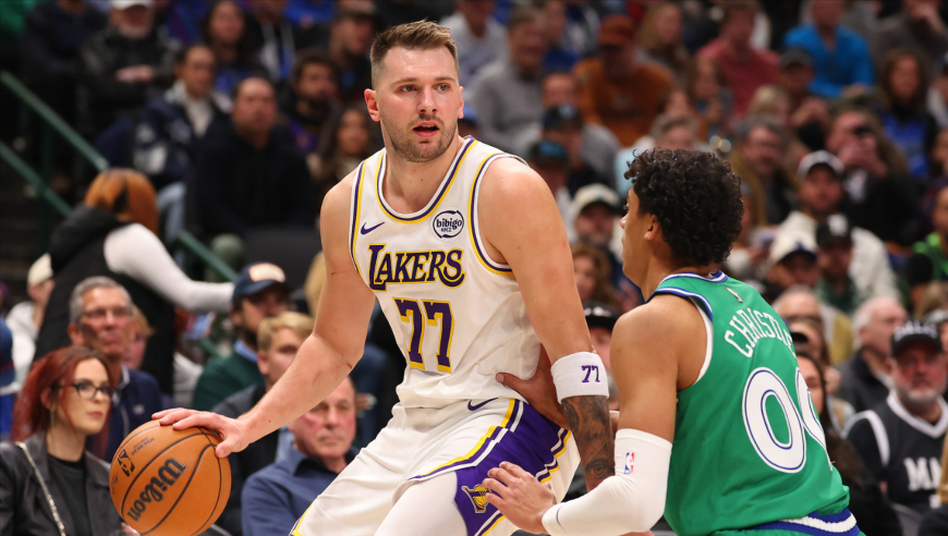 湖人独行侠决胜时刻：八村垒连进三分 詹姆斯东契奇联手导逆转