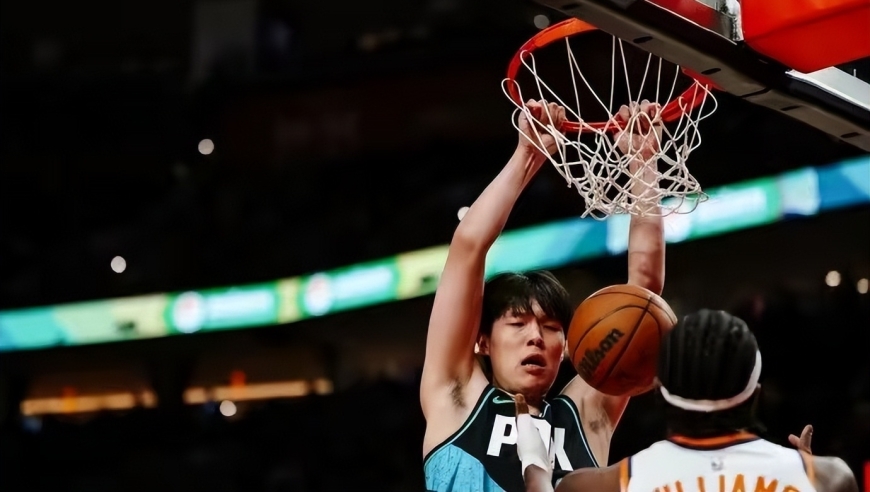 杨瀚森爆发轰9+5+3！布克轰19+6太阳大胜，开拓者没霍乐迪真不行