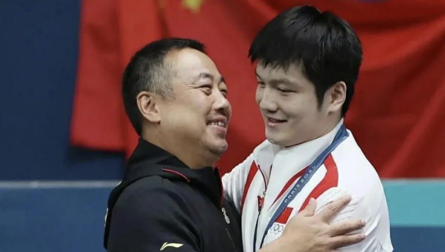 刘国梁疑欢迎樊振东回归国家队：勇于尝试 做得很好 值得大家学习