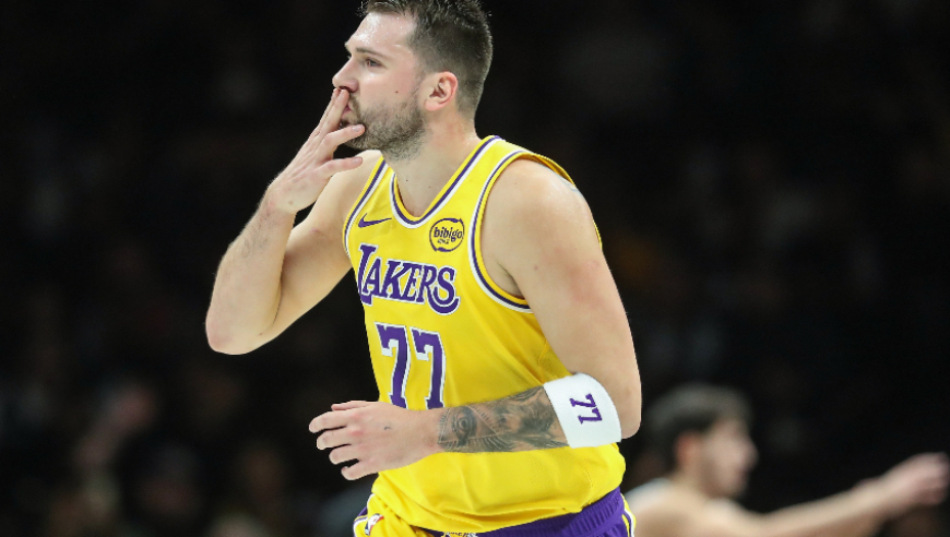 湖人128-117步行者3喜1忧！肯纳德太香，八村垒回暖，里弗斯太迷