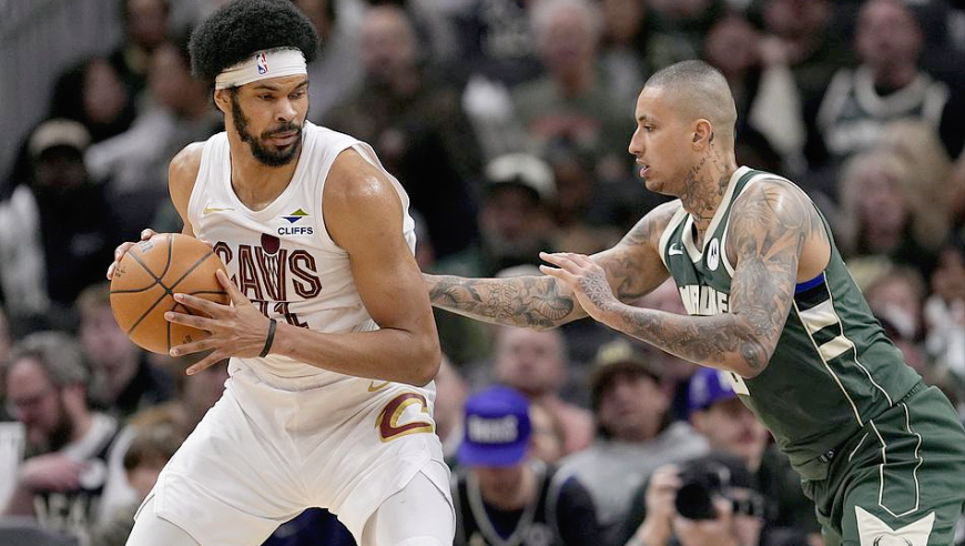 骑士残阵惜败雄鹿！阿伦27分11板，施罗德26分5助表现亮眼