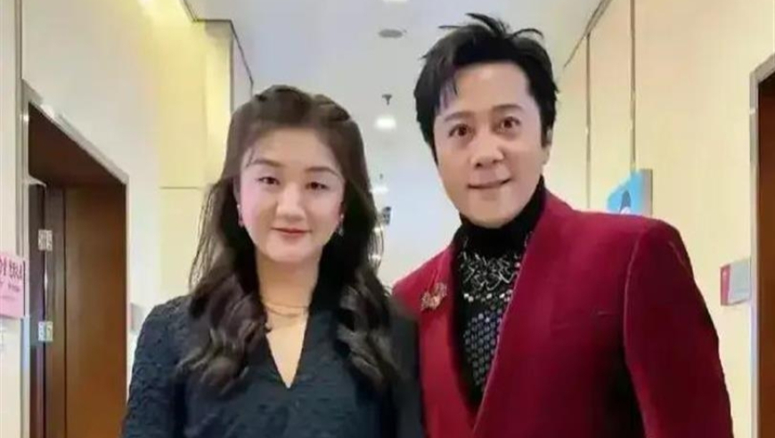 陈梦这造型，和她在赛场上的样子截然不同，有种成熟美