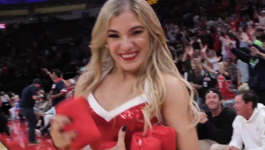 5位最性感的NBA啦啦队员！湖人队竟然无人上榜！