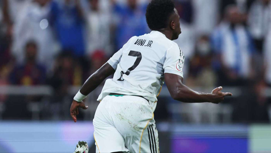 足坛同夜五佳球：维尼修斯超级一条龙破门PK阿利松惊艳倒挂金钩