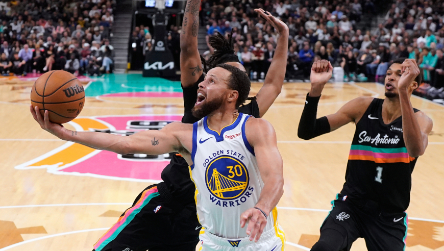 【球星】库里vs马刺集锦 第三节独砍22分全场46+5+5率队走出阴霾