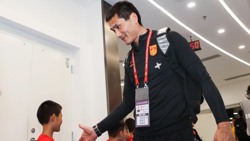 国足主帅，为什么是邵佳一？