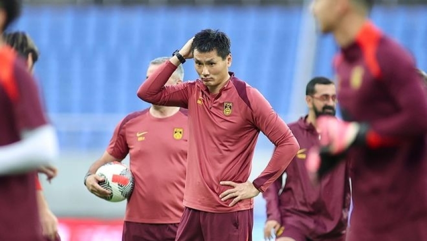 根据邵佳一的技战术打法和用人标准，男足有8位主力恐遭清洗