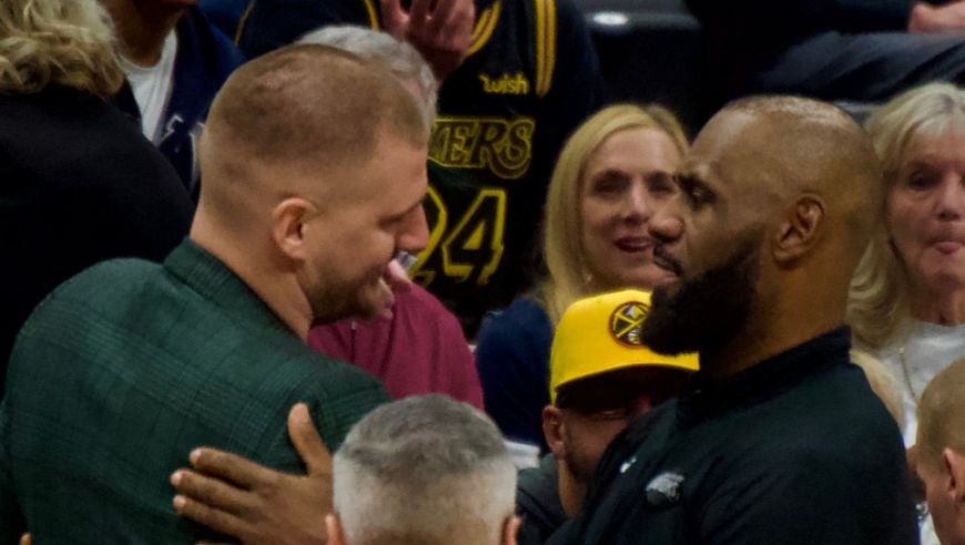 场均29分12板11助，从联盟第一人慢慢滑落，这一次似乎你也塌房了