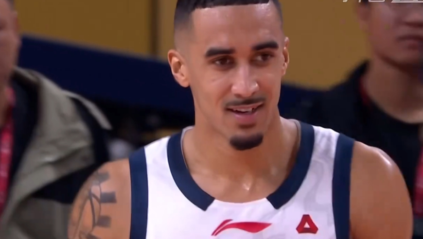 广东119-98吉林！球员评分：4人满分，3人良好，2人勉强合格