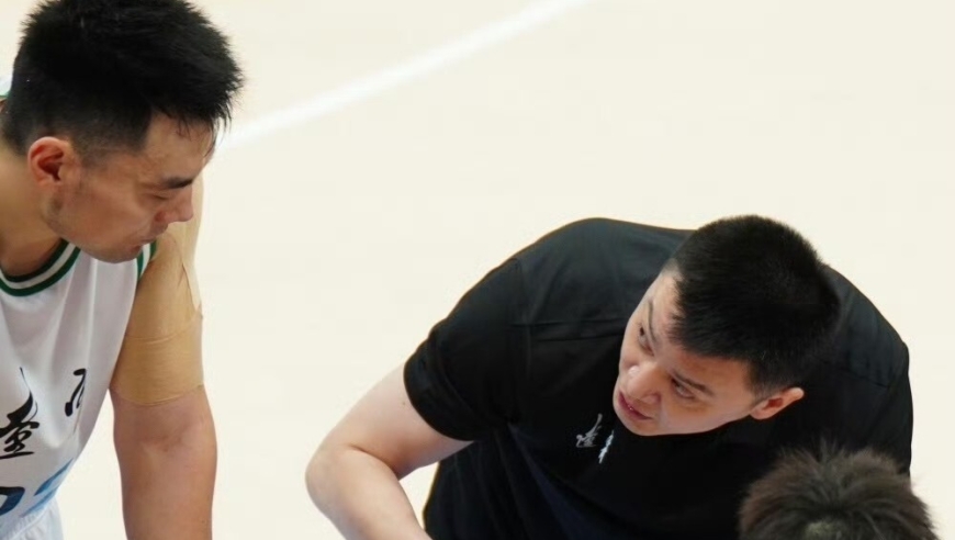 32分大胜，辽宁锁定小组第1！韩德君11中8宝刀不老，3连冠有望了