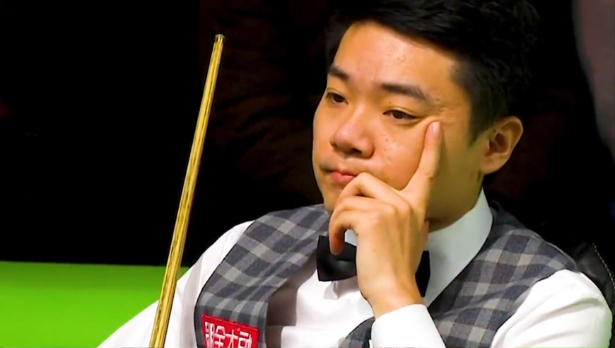 体坛记忆｜丁俊晖的防守有多狠，一杆斯诺克逼出对手乌龙，绝杀赛点局