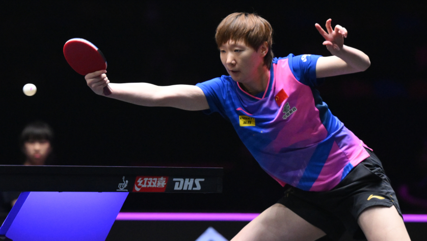 瘸着一条腿也要赢你！王曼昱膝盖重伤拒退赛，用抗日血脉死磕到底｜体坛记忆