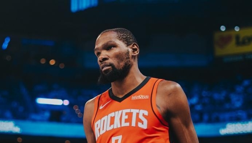 杜兰特18+5+12独享历史第1，申京准三双小贾飙31分，火箭复仇爵士