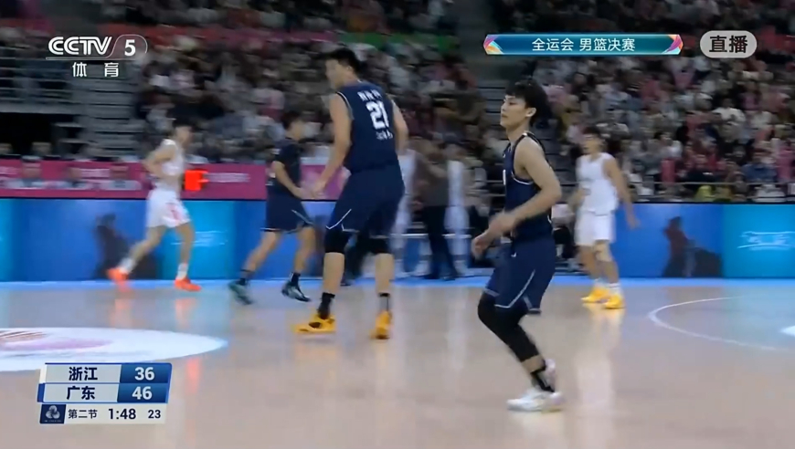 上演高质量对决！徐杰再飙进超远三分 浙江连续两记三分回应