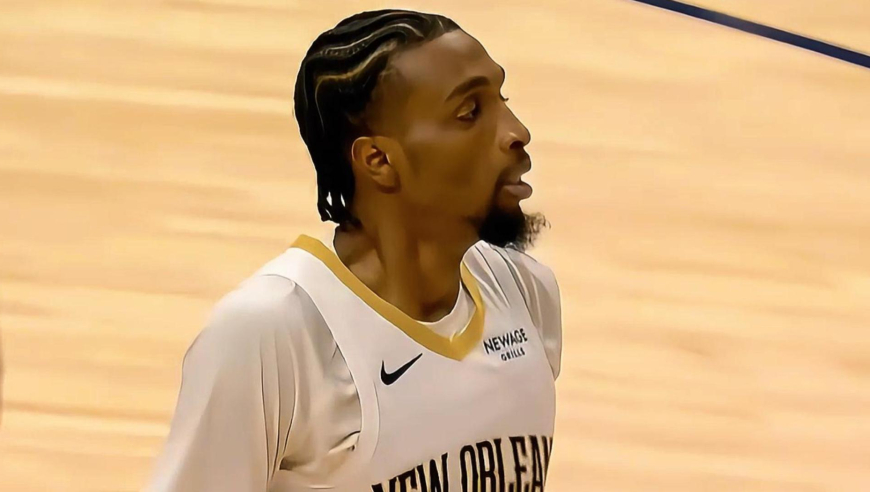 鹈鹕琼斯vs火箭8次抢断全过程：反击隔扣小贾+加时赛关键抢断申京