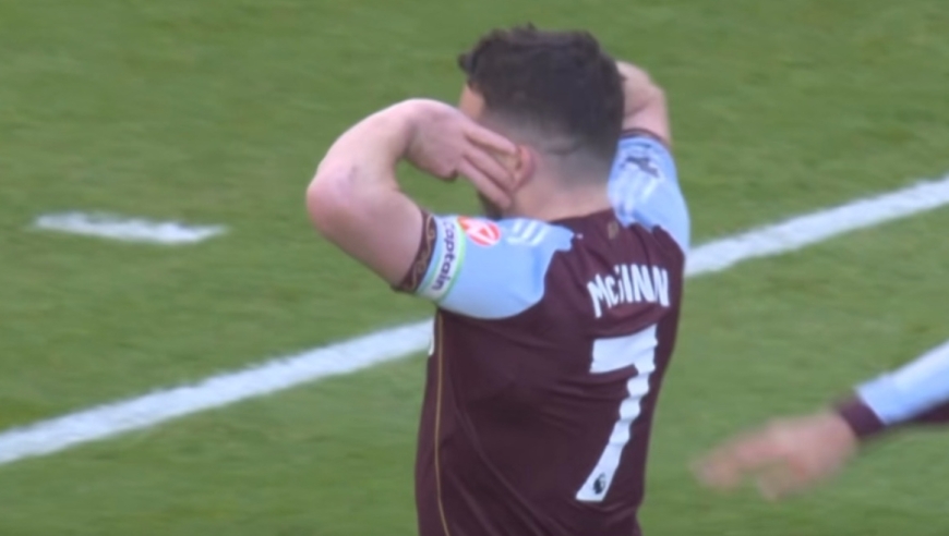 维拉再破门！卡什右路送出传中，麦金在禁区内抢点破门