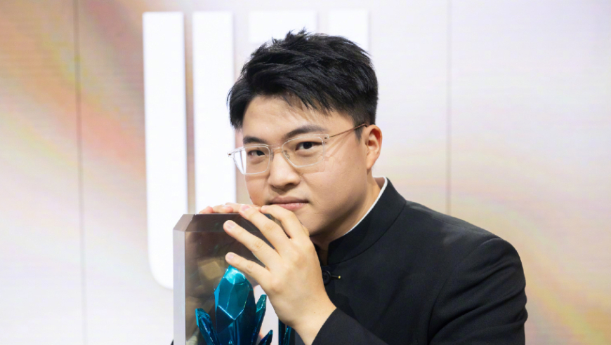 uzi要复出赚钱？网友扒出他名下拥有16家企业，根本不缺钱