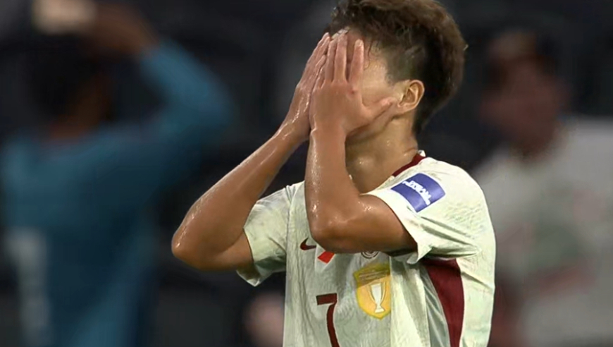 女足亚洲杯争议判罚！王霜进球被吹，VAR介入5分钟，媒体人不满