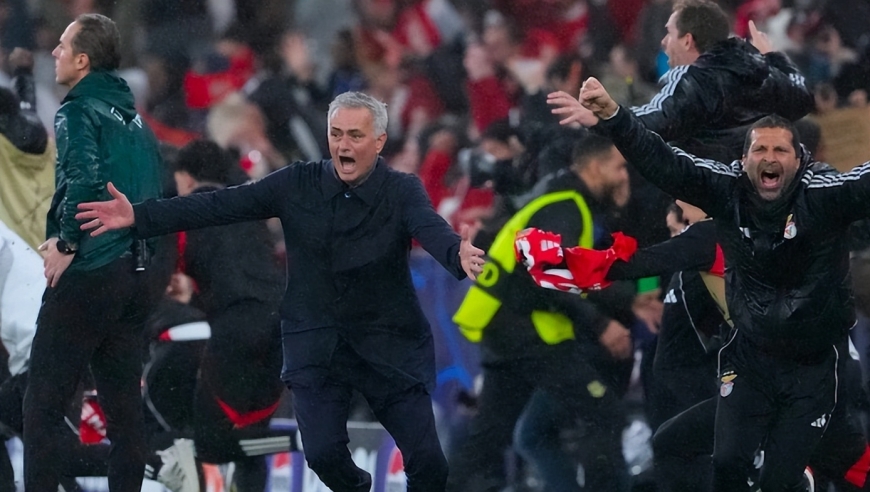 4天后将交战皇马！63岁穆帅派8主力踢满全场：22轮不败 差榜首4分