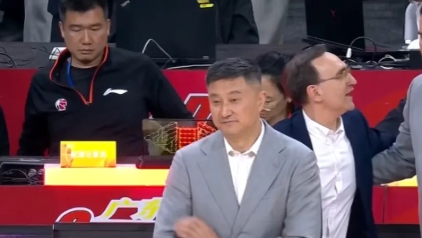 3场4分+三分10中0！全明星MVP沦为废人，杜锋把他用废了！