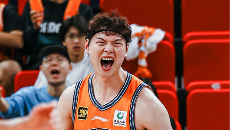 CBA杯：卫冕冠军上海39分狂胜四川 王哲林8中7引7人上双