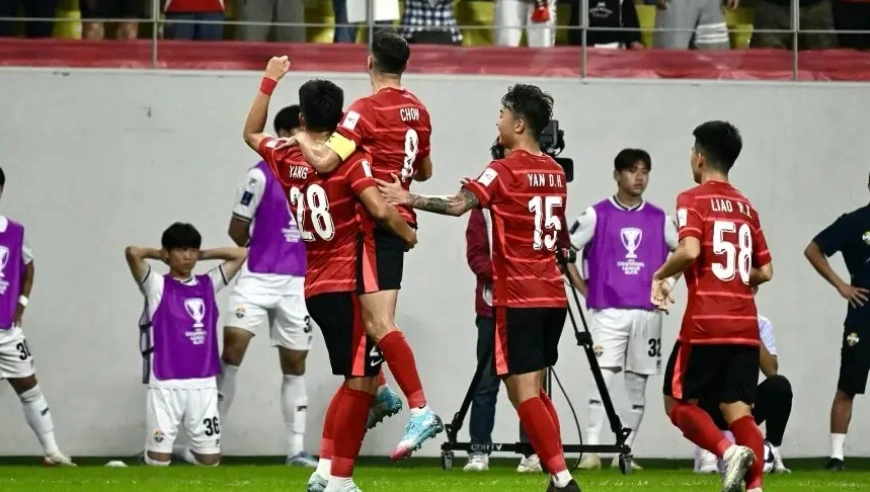 亚冠精英：成都1-0江原，周定洋精彩凌空斩制胜，杨帅送助攻