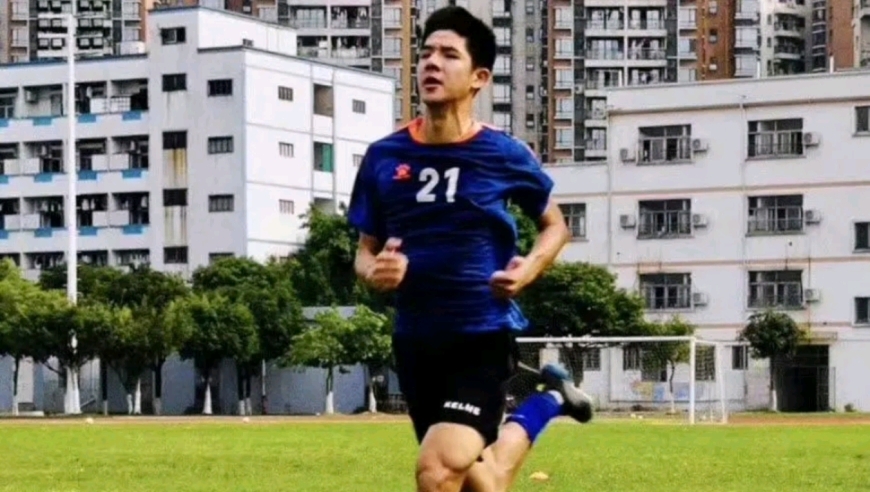 中国足球的“一万种死法”：00后职业球员自曝足坛黑幕，比赛名额被挤掉！