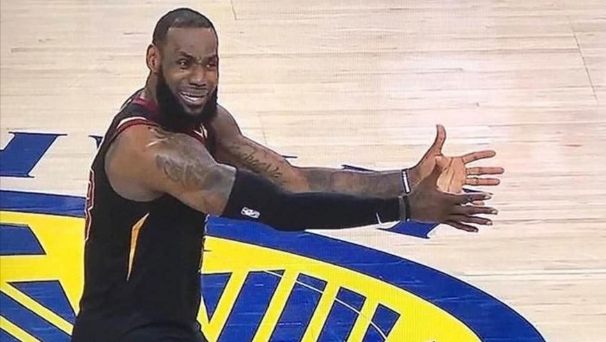 篮球火？不，是搞笑火！NBA年度脚趾抠地搞笑瞬间！