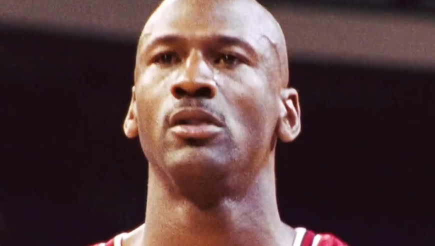 为何耐克宁愿帮乔丹交罚款，也要坚持让他穿着那双鞋打球？