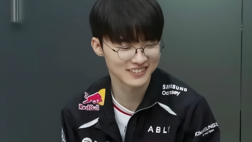 T1全员取消春节活动，备战生死战，赢了才能去香港