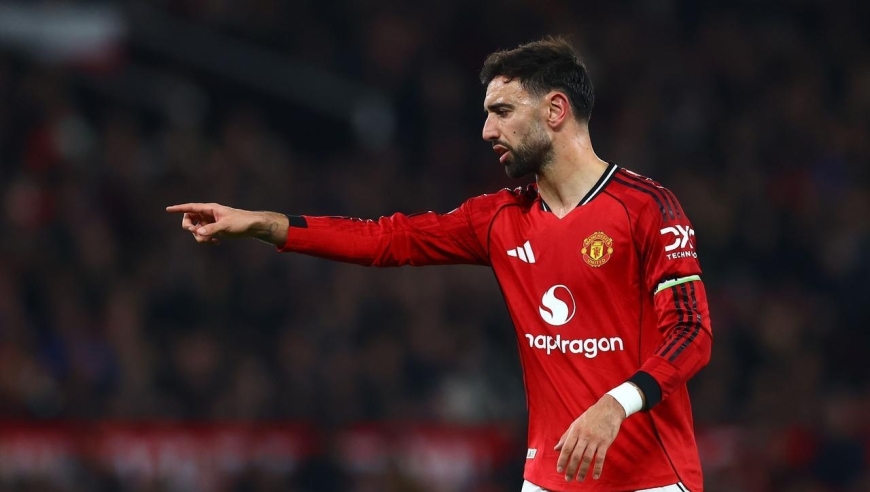 曼联1-1遭保级队逼平引热议，球迷愤怒点评，揪出最大罪人