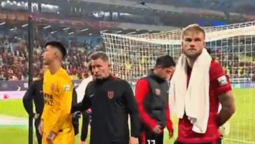 这还是韦世豪吗？面对成都球迷赛后训话：韦世豪罕见主动认错！