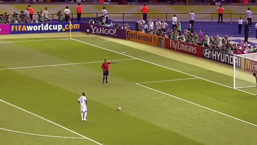 体坛记忆｜世界杯决赛点球大战，意大利VS法国，特雷泽盖一脚闷中横梁！