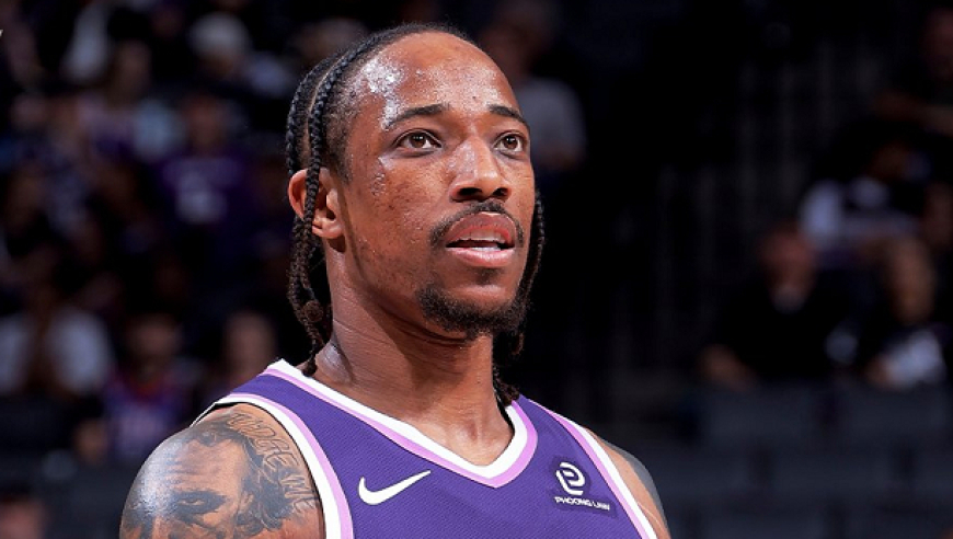 字母哥轰31+14+8仍无缘今日最佳！对不起，你碰到暴走的德罗赞了