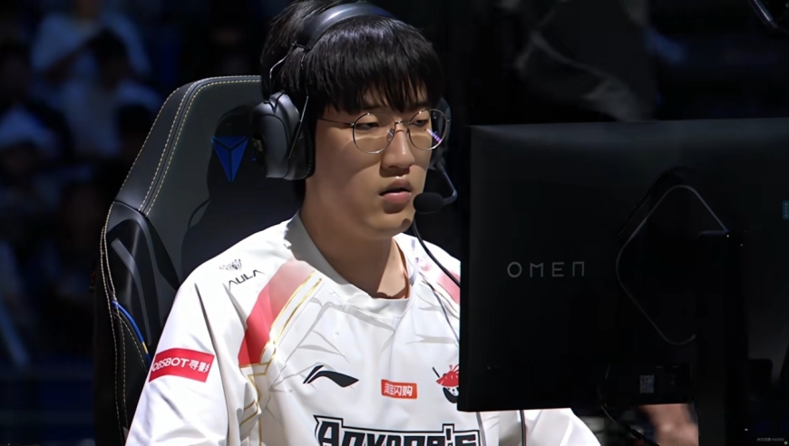 T1奇招大失败！AL重现名场面，中路绝杀Faker，冰鸟成最大突破口