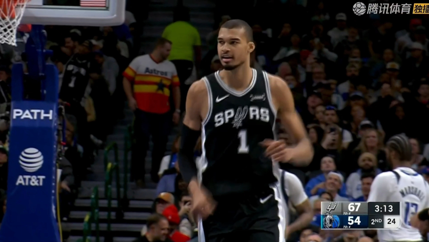 状元对决！文班亚马逆天空接暴扣 随后弗拉格一打三命中失衡抛投