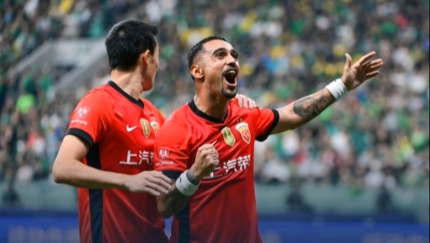 强到让人颤抖！慢镜还原莱昂纳多戴帽海港3-2国安，全队沸腾庆祝
