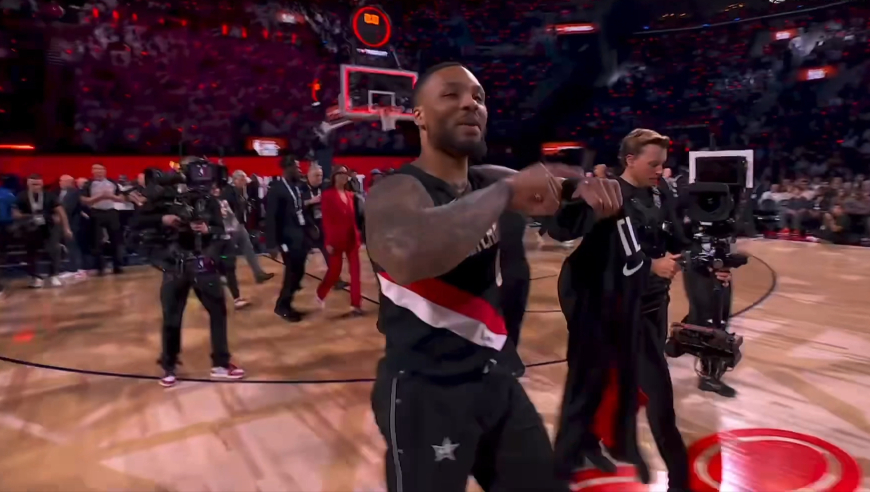 利拉德三分大赛决赛表现回顾：两轮均稳定发挥 最后戴表庆祝