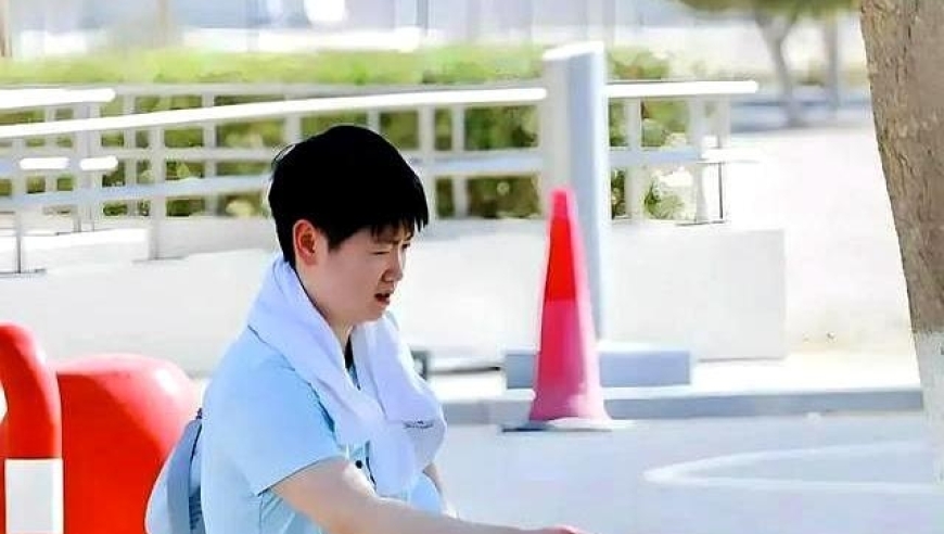 “莎头”久违夺冠后！曝孙颖莎小腿淤青难消除，王楚钦遇陌生女子索要微信