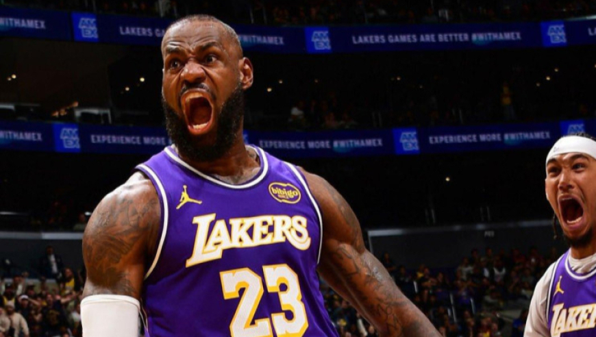 詹姆斯空砍19+15+8+3帽！上演惊天隔扣 正负值-16首发最差