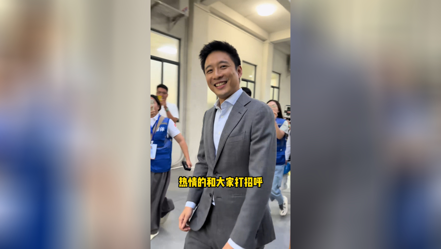国民老公霍启山既低调又孝顺！还热衷于体育事业，这样的高富帅任谁都喜欢