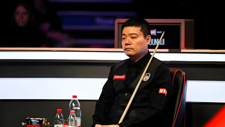 丁俊晖出道即巅峰，彪悍球风打出犀利杆法，狂虐大魔王艾伯顿｜体坛记忆